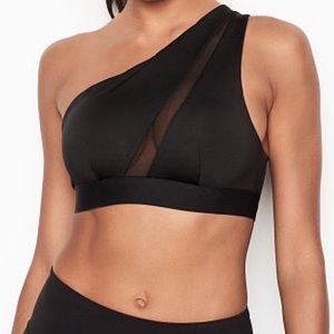 Black sports bra